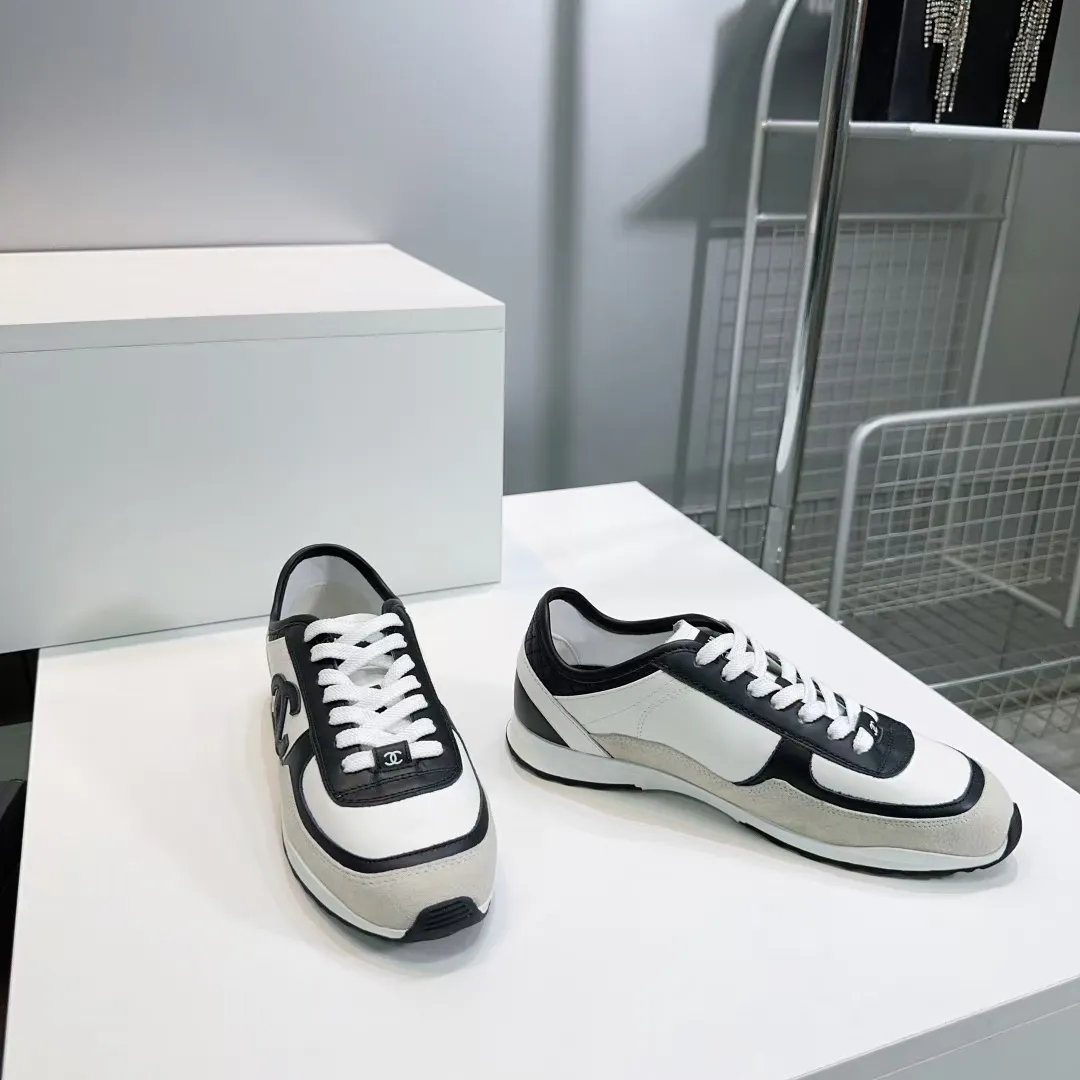 👟👟Ex-factory price 440👟👟 CHANEL Chanel 2025 new panda sneakers, color matching thick-soled casual sports shoes, upper: imported calfskin/imported suede, lining: imported sheepskin lining, outsole: TPU original outsole Size: #35-40 (40 customized, non-refundable)